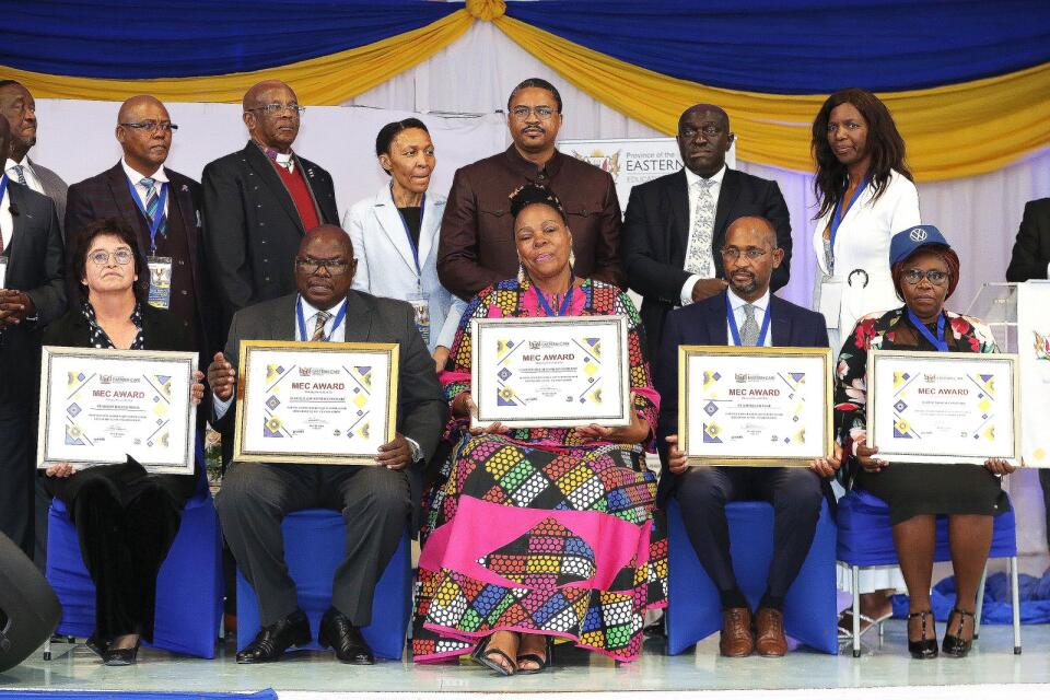 teachers-awarded-for-a-job-well-done-i-solezwe-lesixhosa